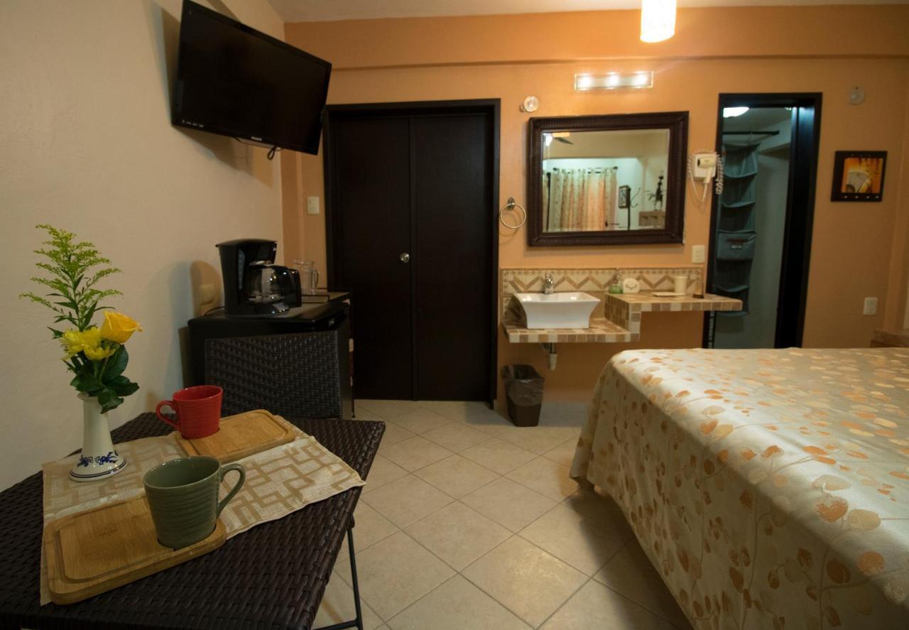 Hotel Bucaneros Isla Mujeres Exterior photo